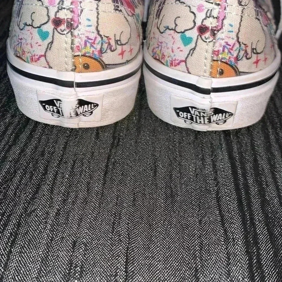 COPY - LLAMA VANS BIG GIRL SIZE 3 EUC - Picture 4 of 7